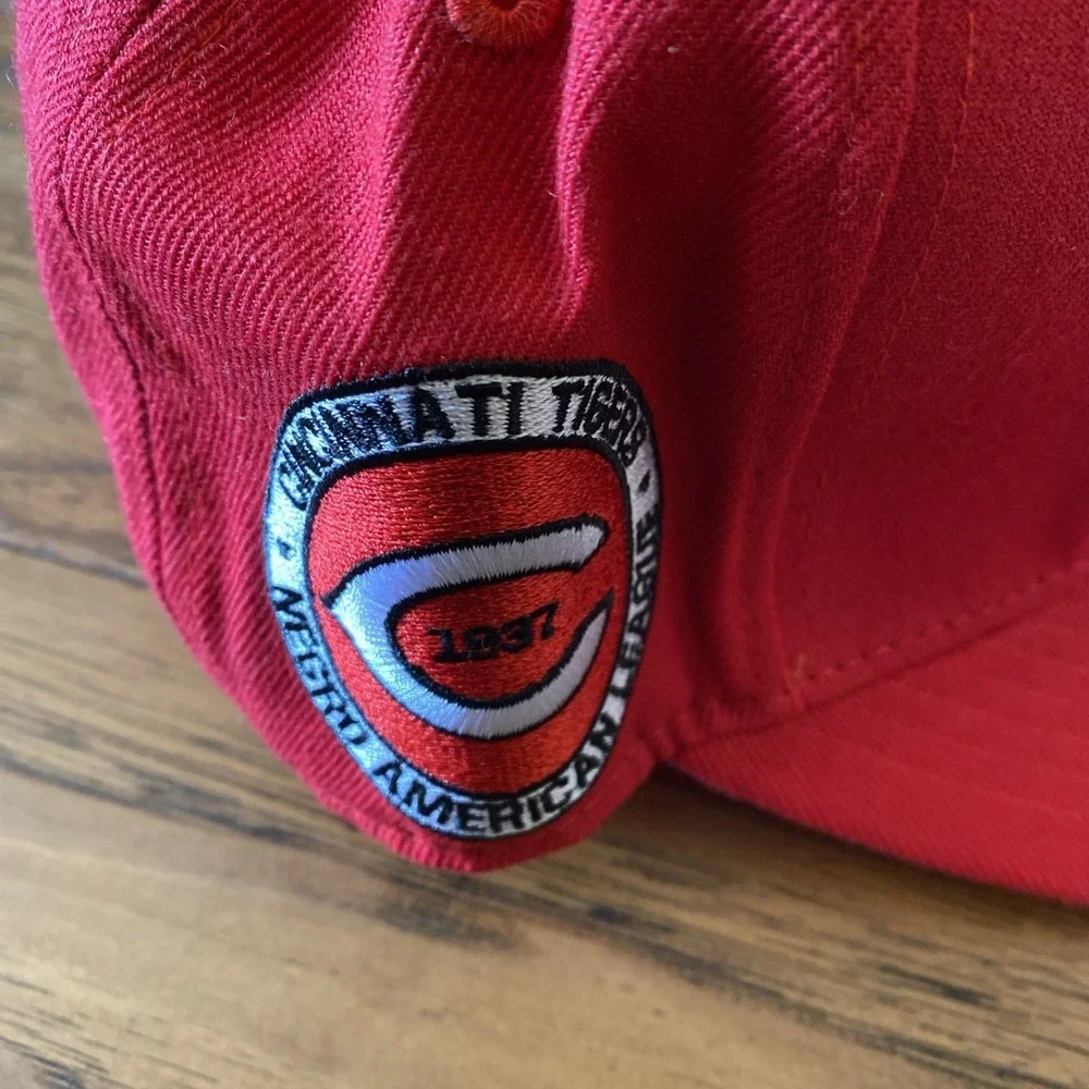Cincinnati‎  Tigers Negro League Headgear Baseball Red Hat Fitted Size  6 7/8